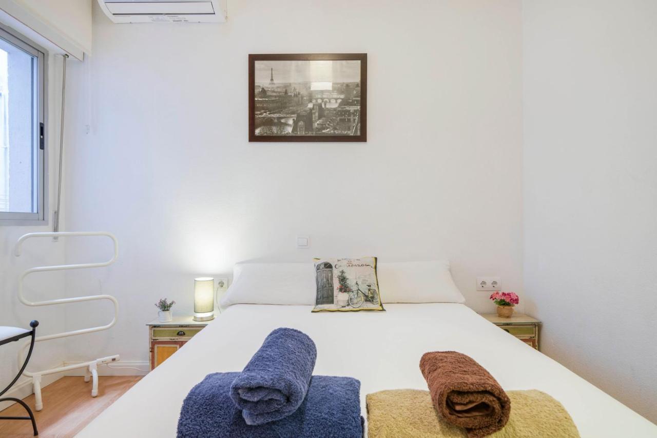 Urbanchicmalaga 3 Bedroom Spacious Quiet Historic Malaga Apt Екстериор снимка